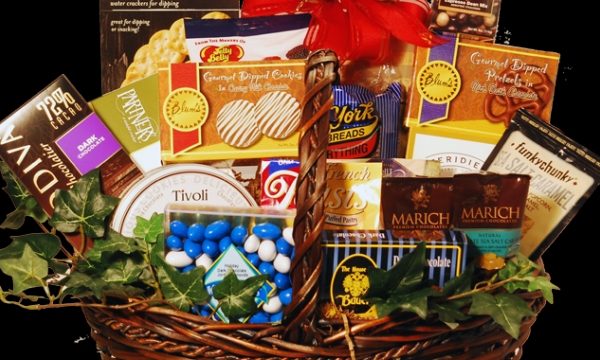 A Bounty of Delights: Unwrapping the Art of the Gift Hamper