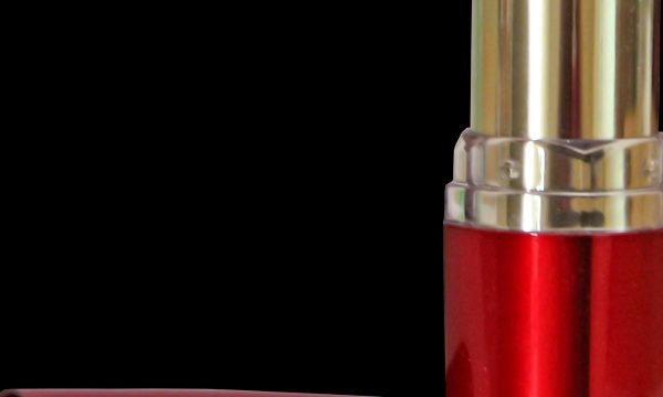 Luscious Lips: Unleashing the Power of Liquid Lipstick!